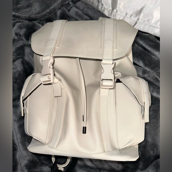 Zara explorer backpack - Picture 2 of 5